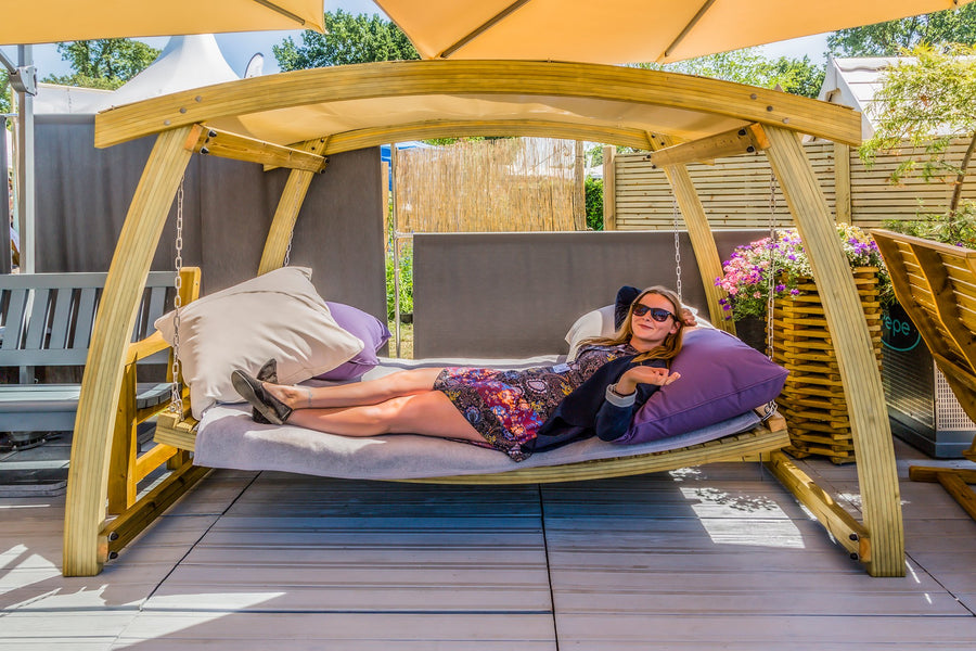 Serena Swinging Day Bed