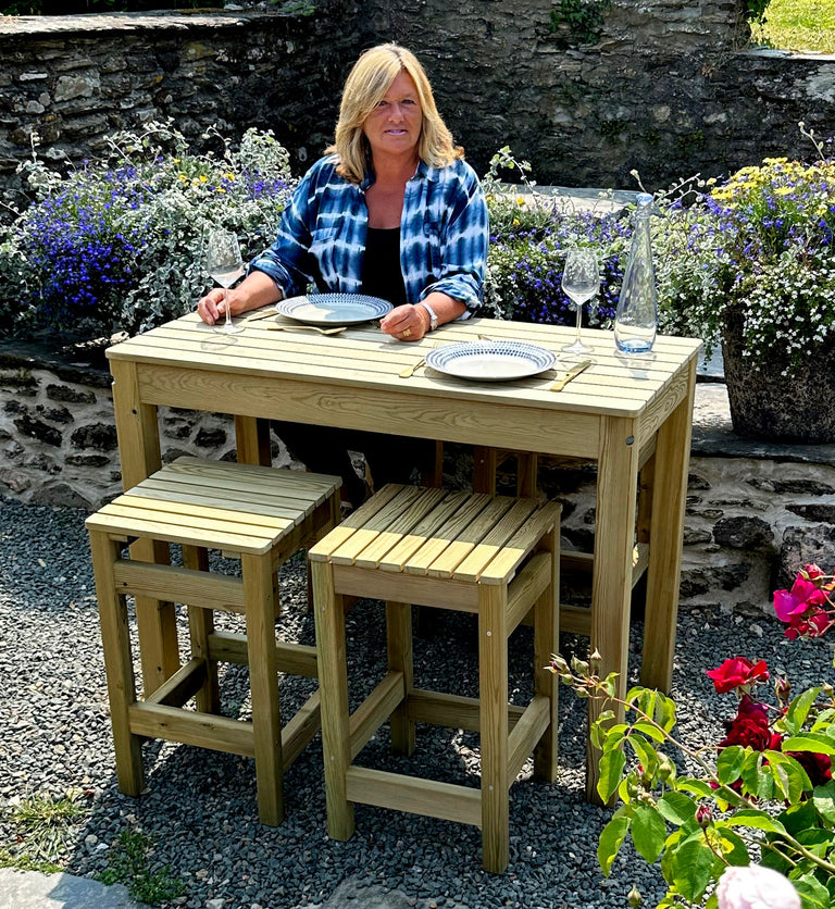 Amelia Table 207 x 100 cm plus 6 Elli Chairs by Pepe Garden Furniture
